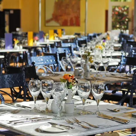 فندق Vik San Antonio 4*