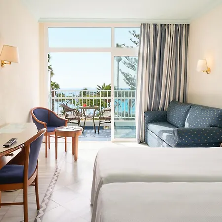 Vik San Antonio فندق 4*