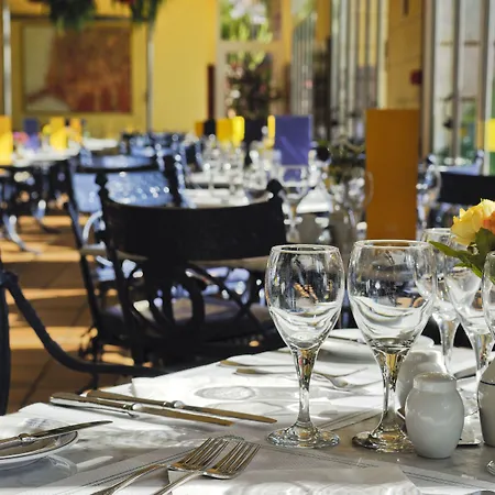 Vik San Antonio فندق 4*