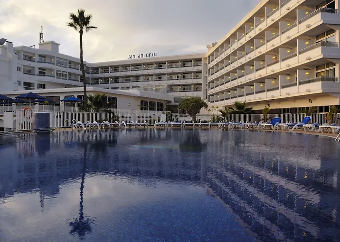 Vik San Antonio Hotel