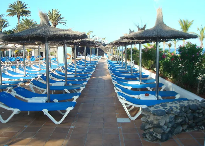 Vik San Antonio فندق 4*